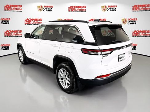 Used 2025 Jeep Grand Cherokee Laredo X AWD/4WD image 2