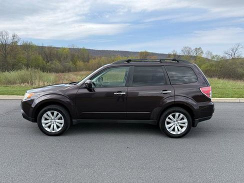 Used 2013 Subaru Forester 2.5X Premium AWD/4WD image 5