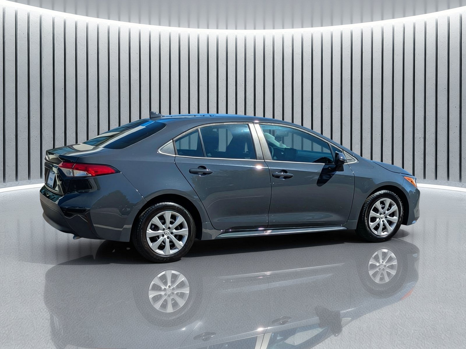 Used 2023 Toyota Corolla LE FWD image 5