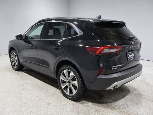 Used 2023 Ford Escape Platinum image 4