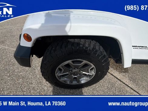 Used 2015 Jeep Wrangler Unlimited Rubicon w/ Connectivity Group AWD/4WD image 10
