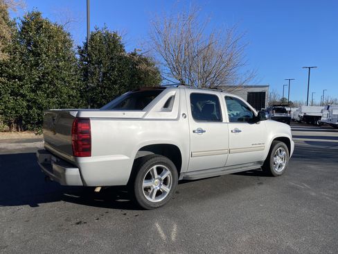 Used 2013 Chevrolet Avalanche LT w/ All-Star Edition image 9