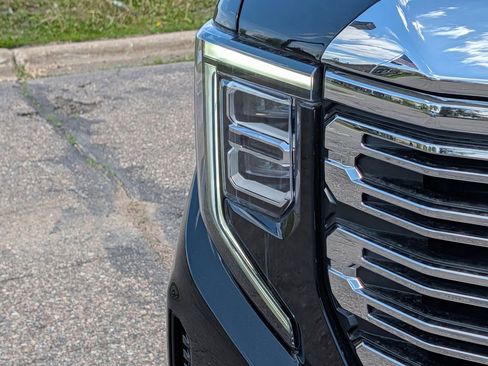 New 2026 GMC Sierra 1500 Denali w/ Denali Reserve Package AWD/4WD image 4