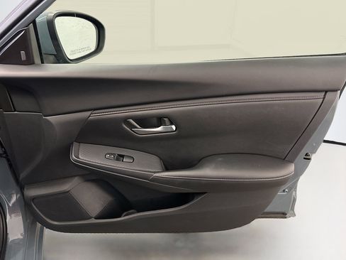 Used 2024 Nissan Sentra SV image 32