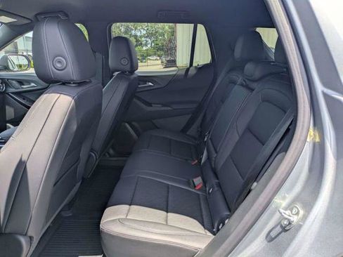 New 2026 Chevrolet Equinox LT w/ Convenience Package II FWD image 16
