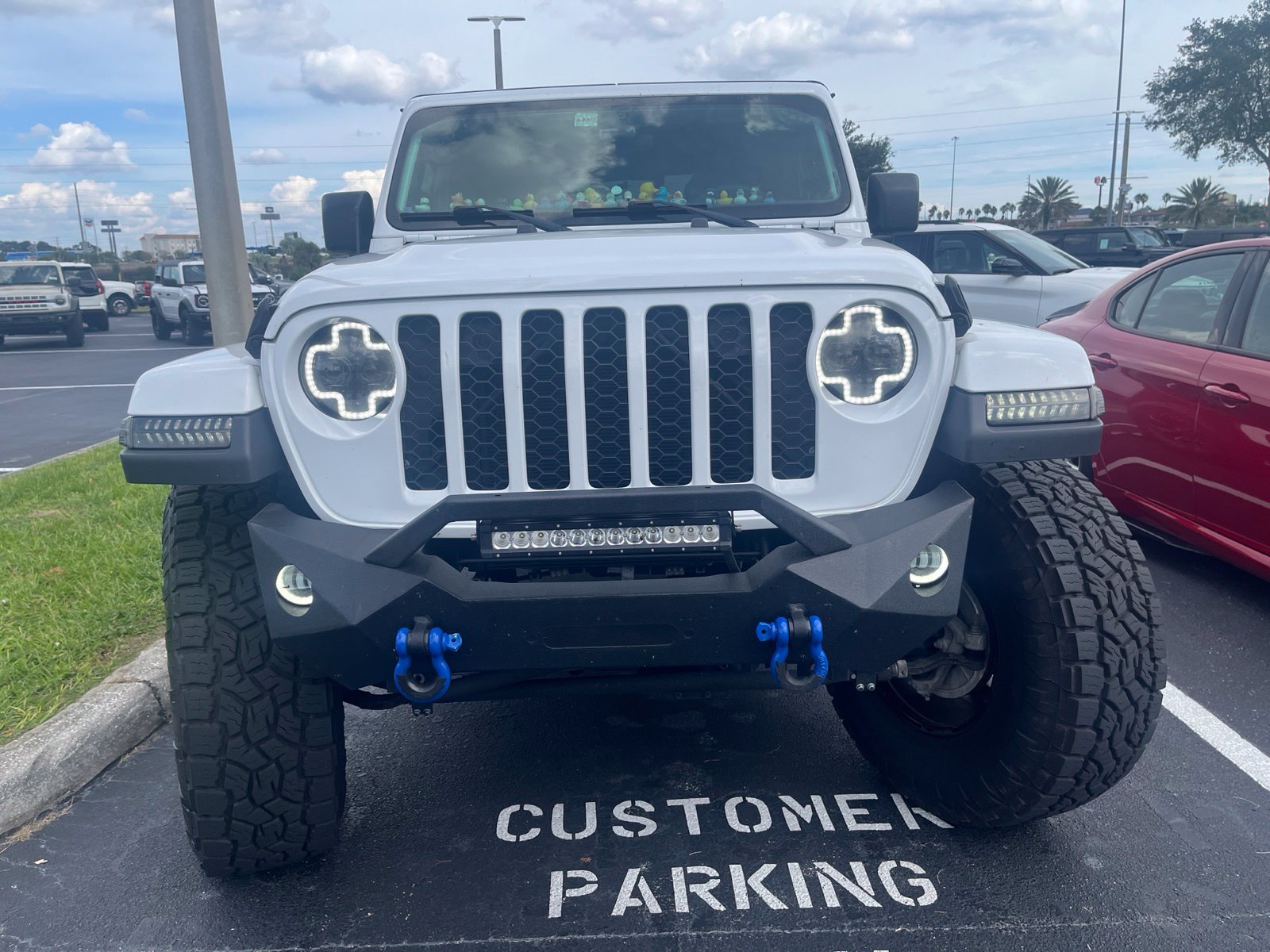 Used 2023 Jeep Gladiator Sport AWD/4WD image 7