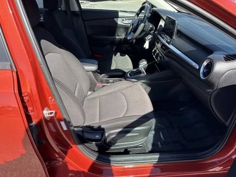 Used 2023 Kia Forte LXS image 9