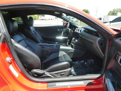 Used 2021 Ford Mustang Premium RWD image 24