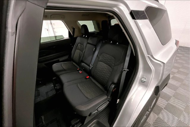 Used 2025 Nissan Pathfinder SV FWD image 23