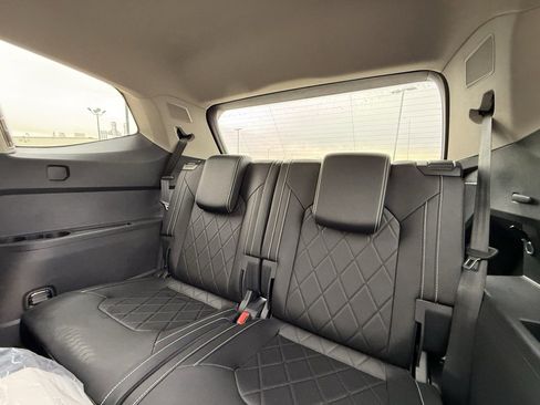 Used 2025 Volkswagen Atlas SEL Premium R-Line image 9