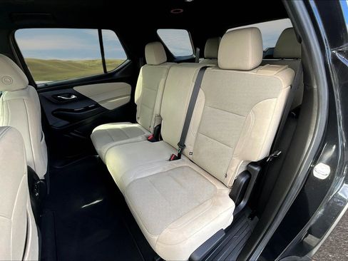 Used 2023 Chevrolet Traverse LS w/ Safety Package image 14