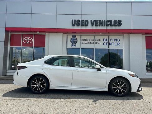 Certified 2021 Toyota Camry SE FWD image 7