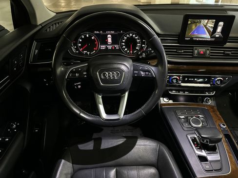 Used 2019 Audi Q5 2.0T Premium w/ Convenience Package image 13