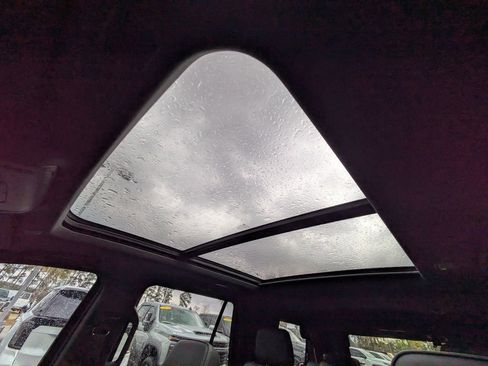 Used 2022 Chevrolet Tahoe RST w/ Sport Performance Package image 22