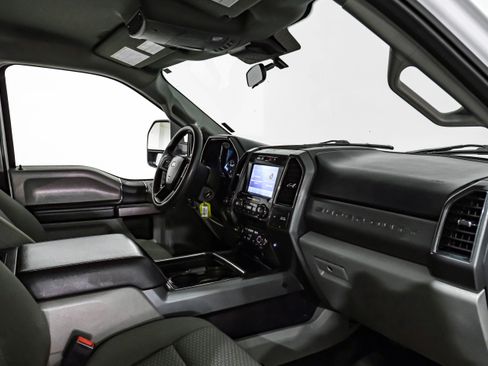 Used 2022 Ford F250 XLT w/ FX4 Off-Road Package image 13