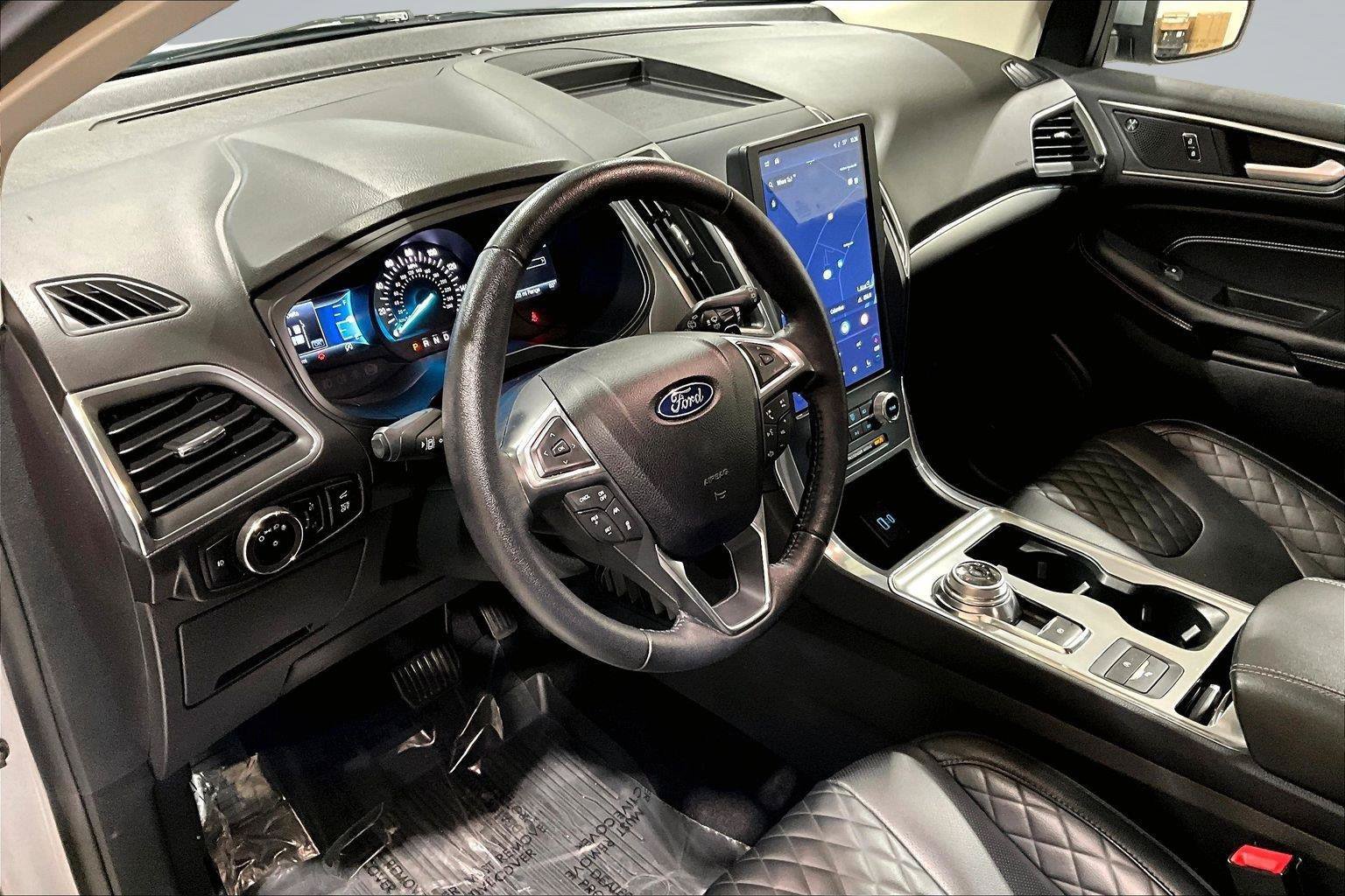 Used 2023 Ford Edge Titanium w/ Equipment Group 301A AWD/4WD image 15