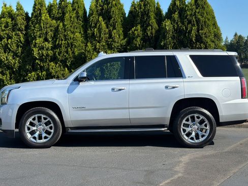 Used 2017 GMC Yukon SLT AWD/4WD image 7