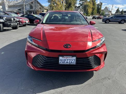 Certified 2025 Toyota Camry LE image 5
