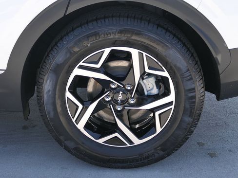 Used 2023 Kia Sportage LX FWD image 8