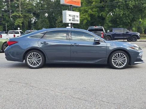 Used 2019 Toyota Avalon Limited w/ All Weather Liner Package FWD image 6