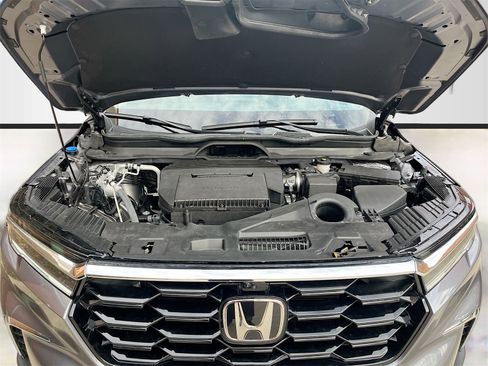 Used 2025 Honda Pilot Elite image 33