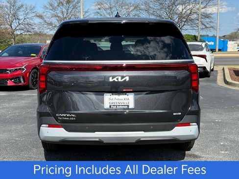 New 2026 Kia Carnival LXS FWD image 3