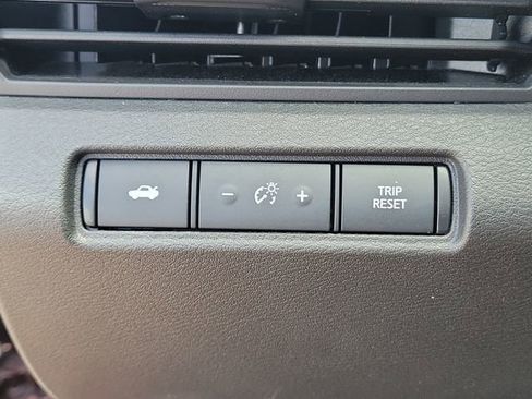 Used 2024 Nissan Altima 2.5 SV FWD image 22
