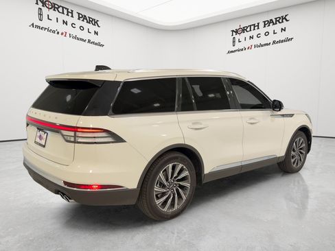 New 2026 Lincoln Aviator 2WD image 5