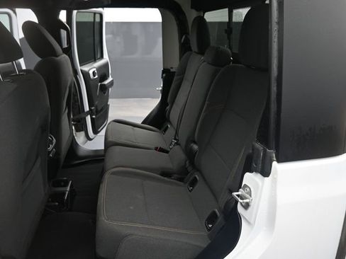 Used 2025 Jeep Gladiator Sport image 10