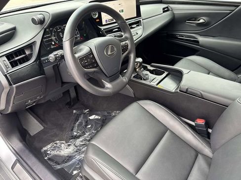 Certified 2025 Lexus ES 350 w/ Premium Package image 21