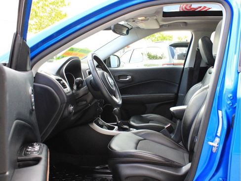 Used 2019 Jeep Compass Latitude w/ Popular Equipment Group AWD/4WD image 11