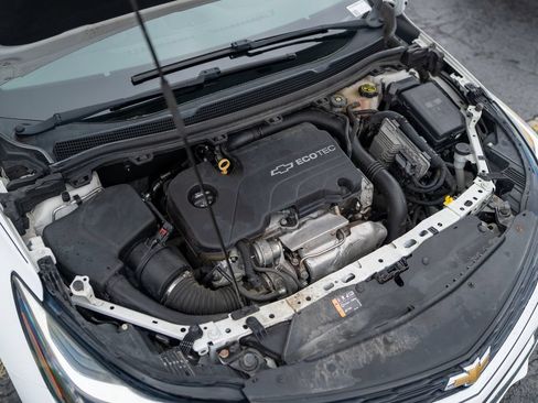 Used 2017 Chevrolet Cruze LT w/ Convenience Package FWD image 29