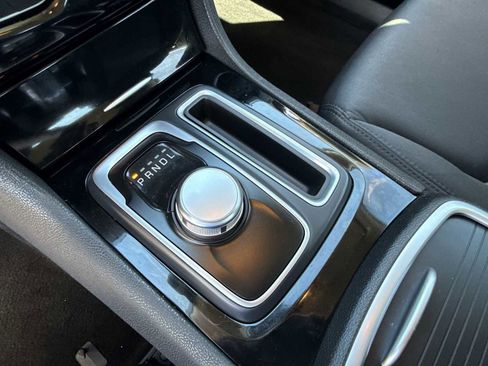 Used 2023 Chrysler 300 Touring image 13