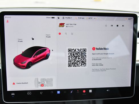 Used 2021 Tesla Model 3 Standard Range Plus image 21