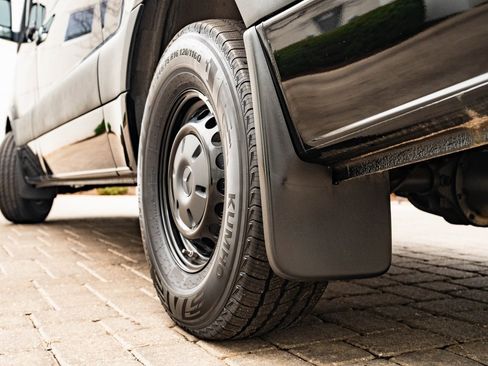 Used 2023 Mercedes-Benz Sprinter 2500 image 48