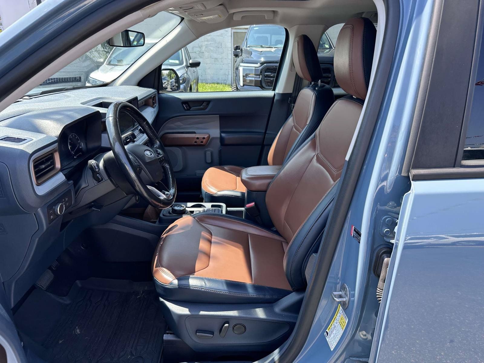 Used 2022 Ford Maverick Lariat FWD image 12