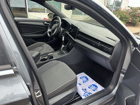 Used 2025 Volkswagen Jetta Sport FWD image 10