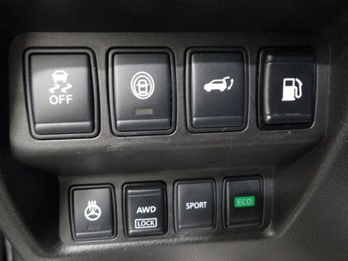 Used 2018 Nissan Rogue SL image 22