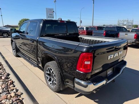Used 2025 RAM 1500 Laramie AWD/4WD image 8