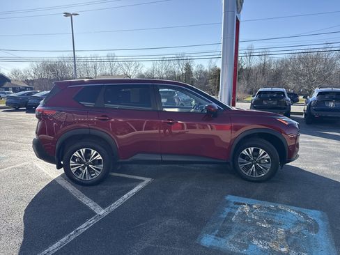 Used 2023 Nissan Rogue SV AWD/4WD image 15