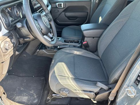 Used 2024 Jeep Wrangler Sport S image 26