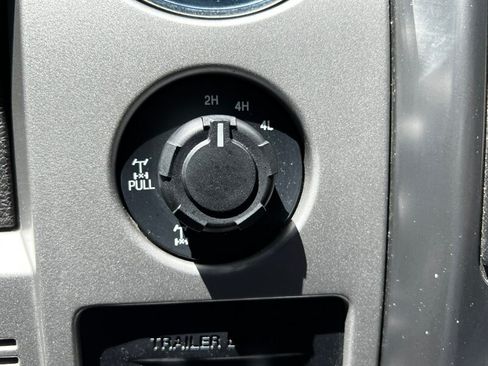 Used 2014 Ford F150 FX4 w/ Equipment Group 402A Luxury AWD/4WD image 35