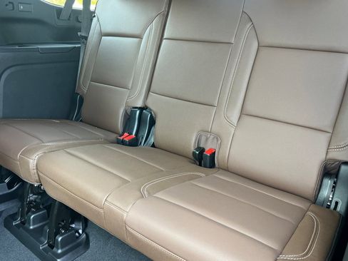 New 2026 Chevrolet Suburban High Country image 13