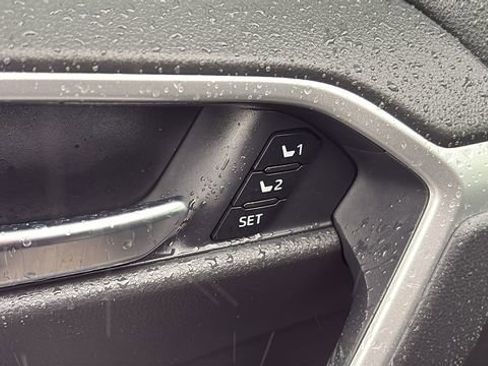 Certified 2020 Toyota RAV4 XLE Premium image 23