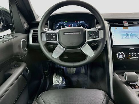 Used 2025 Land Rover Discovery S AWD/4WD image 23