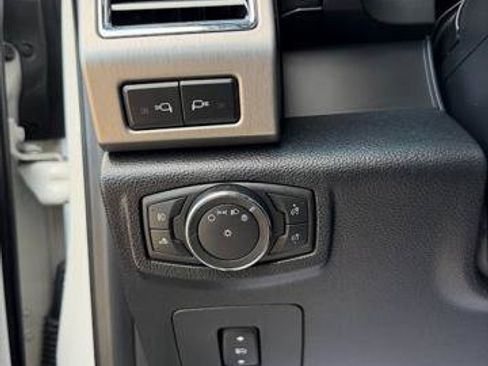 Used 2015 Ford F150 Platinum w/ Trailer Tow Package AWD/4WD image 15