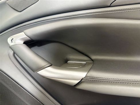 Used 2020 Ferrari F8 Tributo image 32