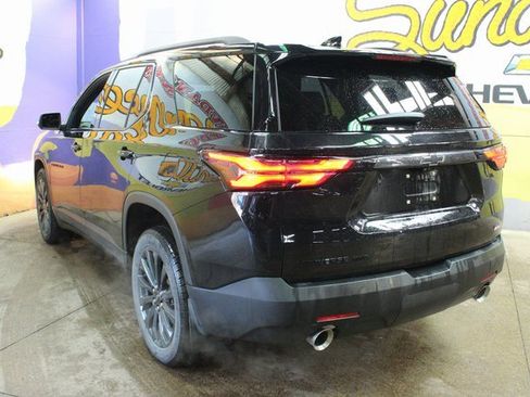 Used 2023 Chevrolet Traverse RS image 6
