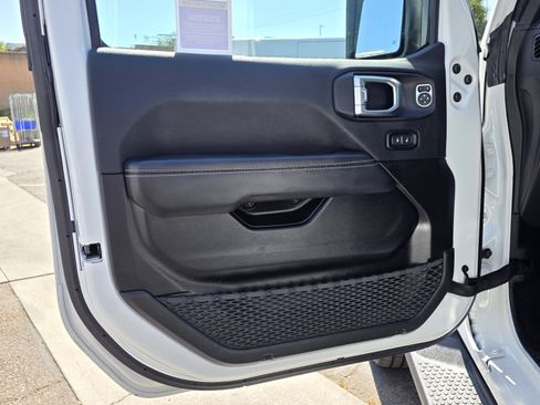 Certified 2023 Jeep Wrangler Unlimited Sahara AWD/4WD image 11