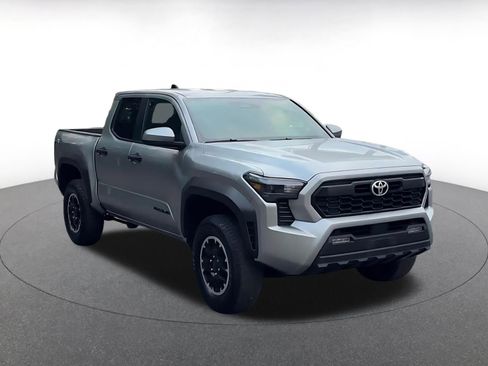 Used 2025 Toyota Tacoma TRD Off-Road AWD/4WD image 3